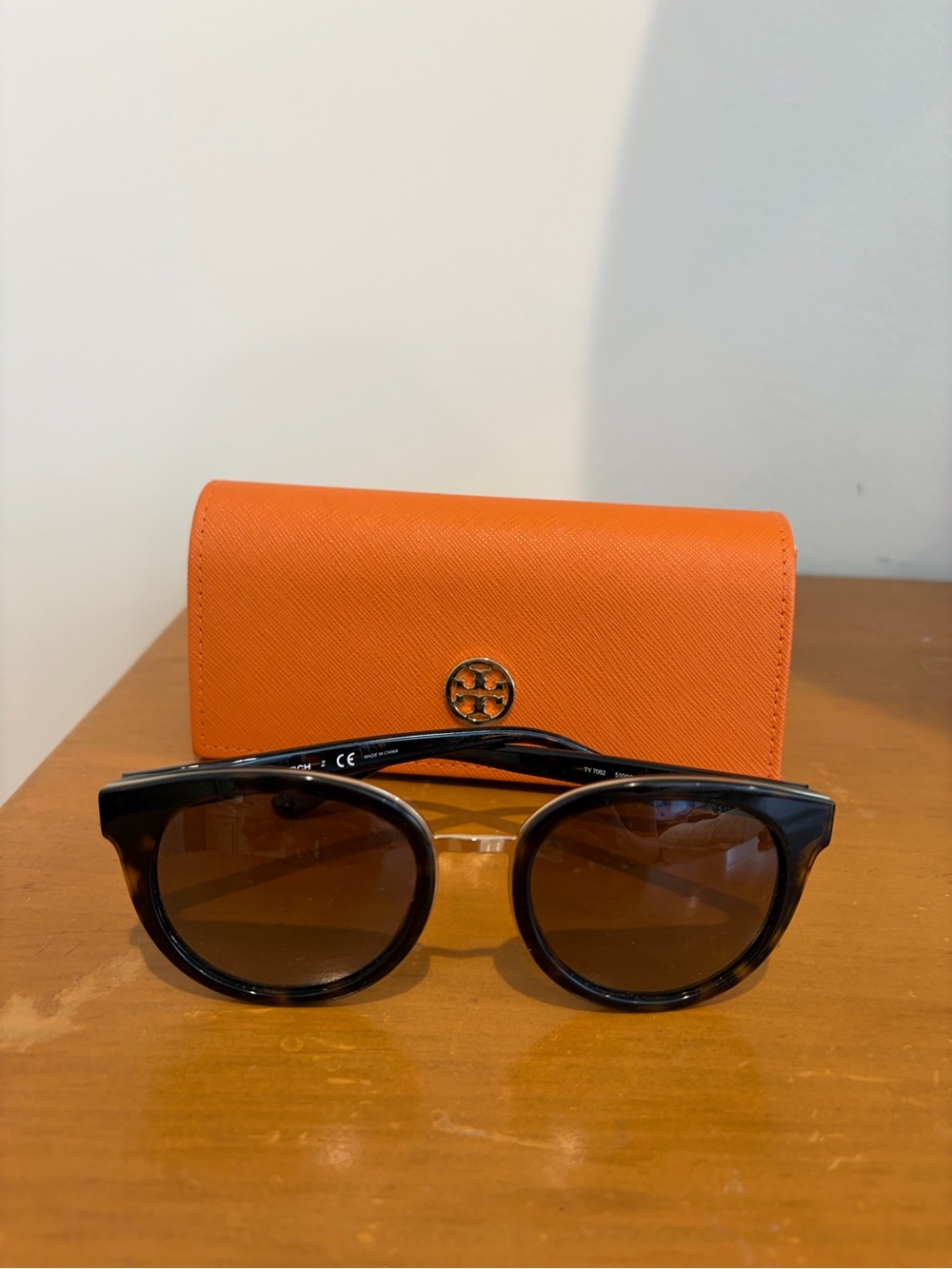 Tory Burch Cat Eye Round Sunglasses - Tortoise